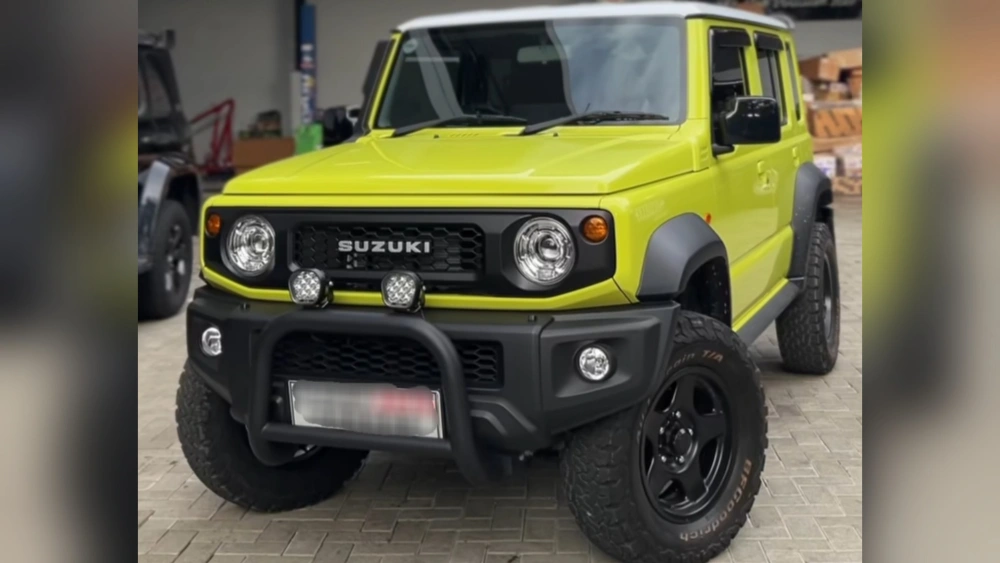 Suzuki Jimny. [Instagram @pionirautogarage]