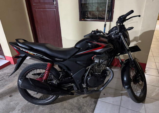 Barang bukti sepeda motor yang diamankan polisi. [Istimewa]