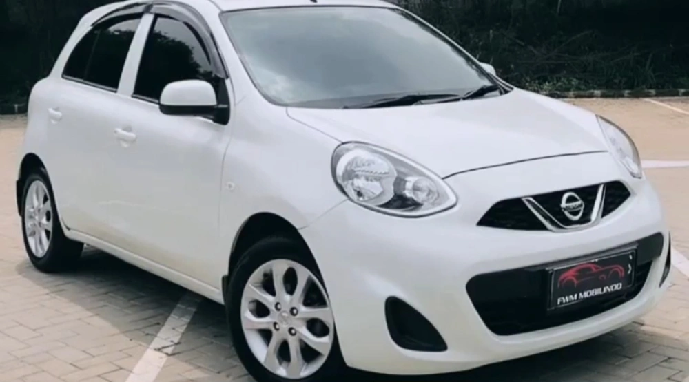 Nissan March. [Instagram @dilanmobilbekas]