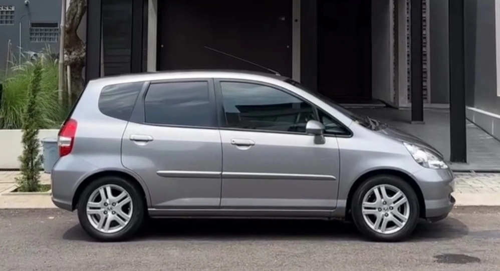 Honda Jazz. [Instagram @carbusters]