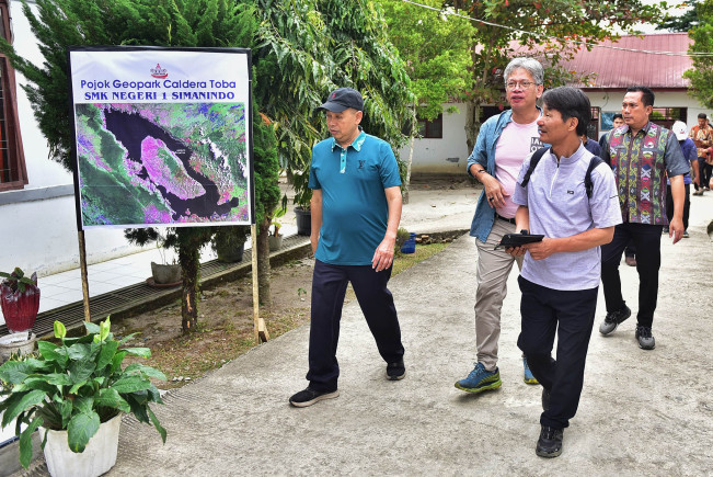 Asesor Unesco berkunjung ke SMA Negeri 1 Simanindo. [Istimewa]