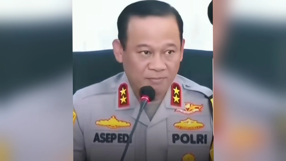 Kapolda Metro Jaya menggelar konferensi pers penetapan tersangka kasus ijazah palsu Jokowi. [Instagram]