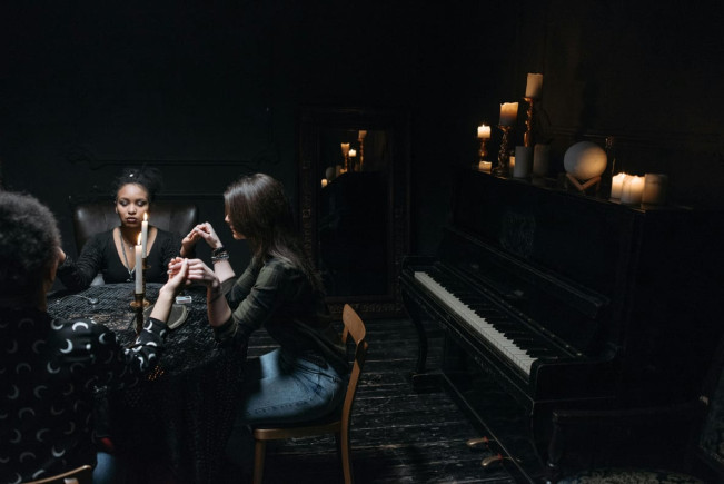 Kalender Jawa 17 Juli 2025 Jatuh Malam Jumat Kliwon, Begini Mitos dan Pantangan