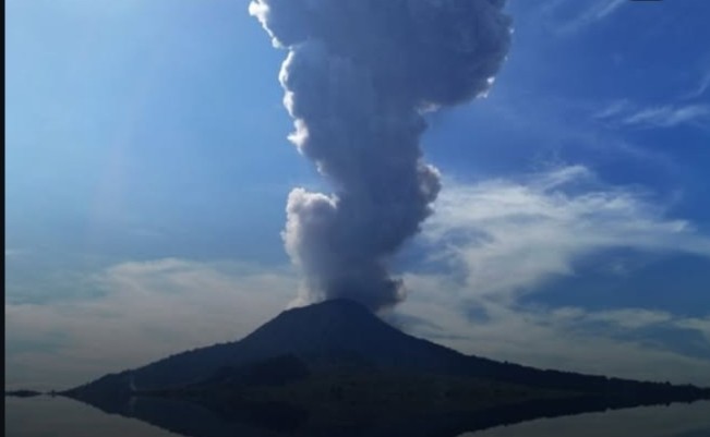 Gunung Ibu 'Ngamuk' Lagi, 9 Kali Erupsi Beruntun dalam 12 Jam Terakhir