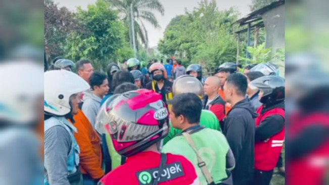 Pengemudi Ojol Dikeroyok 'Pak Ogah' di Sampali Deli Serdang