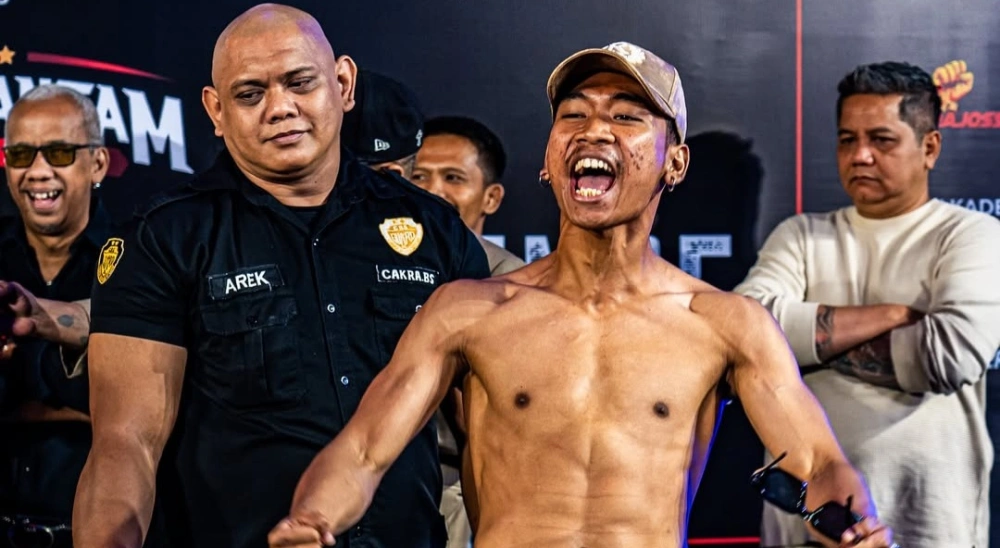 Capung siap tunjukan yang terbaik jelang duel lawan Edy Boxing. [Instagram @parispernandes_]