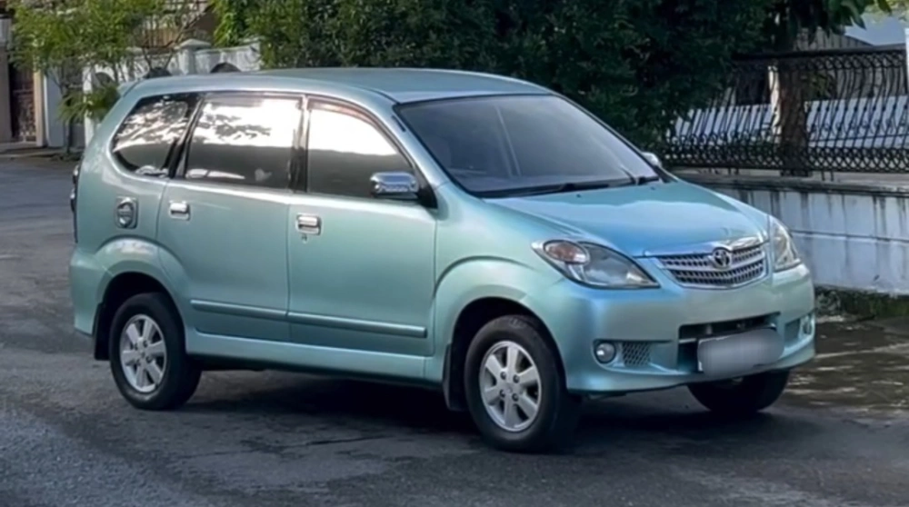 Toyota Avanza 2007. [Instagram @mobilsekensumbarr]