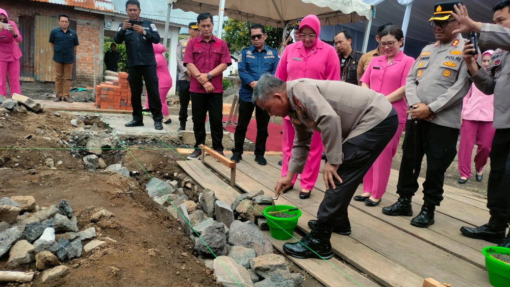 Menyentuh Hati! Polisi Patungan Bangun Rumah Korban Kebakaran di Rejang Lebong