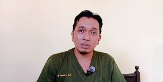 Intip Kisah Yusdeny Lanasakti, Dokter PNS yang Viral Kibarkan Bendera One Piece di Rumahnya