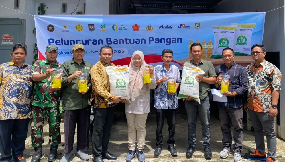 Bantuan Pangan periode Oktober dan November berupa beras, minyak goreng mulai disalurkan. [Dok Bulog Rejang Lebong]