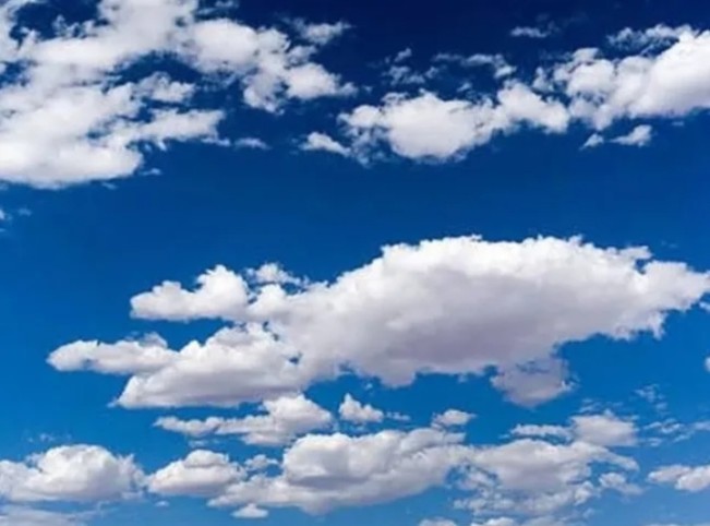 Berawan dan Hujan Dominasi Cuaca di Indonesia Rabu 20 Agustus 2025: Medan Potensi Hujan Ringan