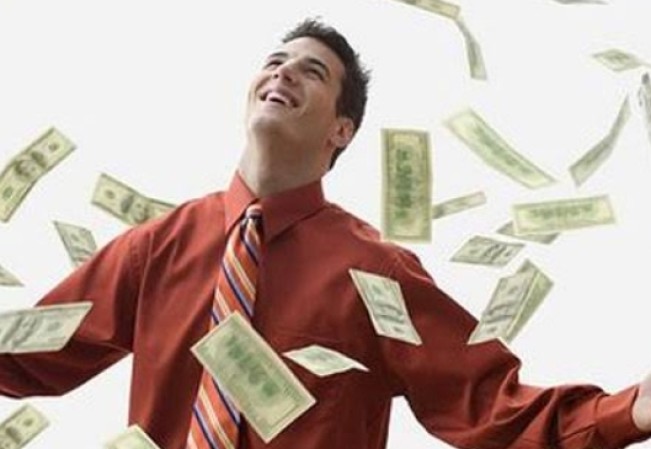 Bersiaplah 'Diterjang' Rezeki! 5 Zodiak Bakal Hasilkan Cuan Paling Deras Hari Ini, 20 Agustus 2025