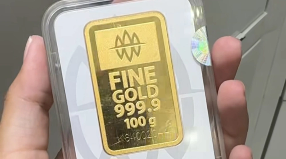 Habis Jatuh di Akhir Pekan, Harga Emas Antam Mendadak Meroket