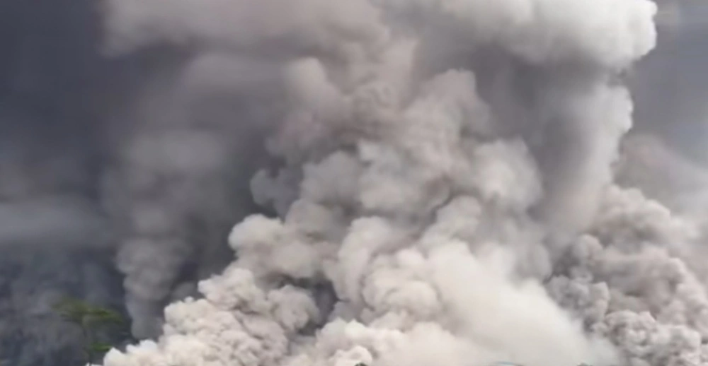 Erupsi Semeru. [Tiktok]