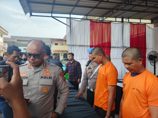 Paman dan Keponakan Asal Tanjung Balai Ditangkap Bawa 29,9 Kg Sabu