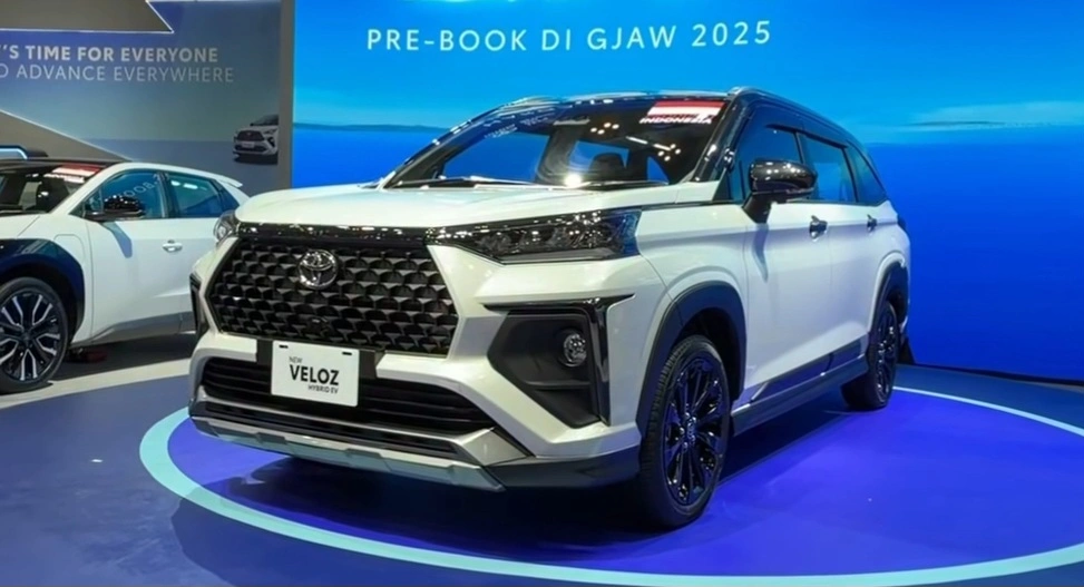 Lebih Irit dari Motor? Begini Kecanggihan Toyota Veloz Hybrid 2025