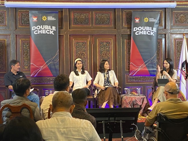 Diskusi Double Check Hari Ini: Peran Pembangunan Keluarga Dalam Menyongsong Indonesia Emas 2045