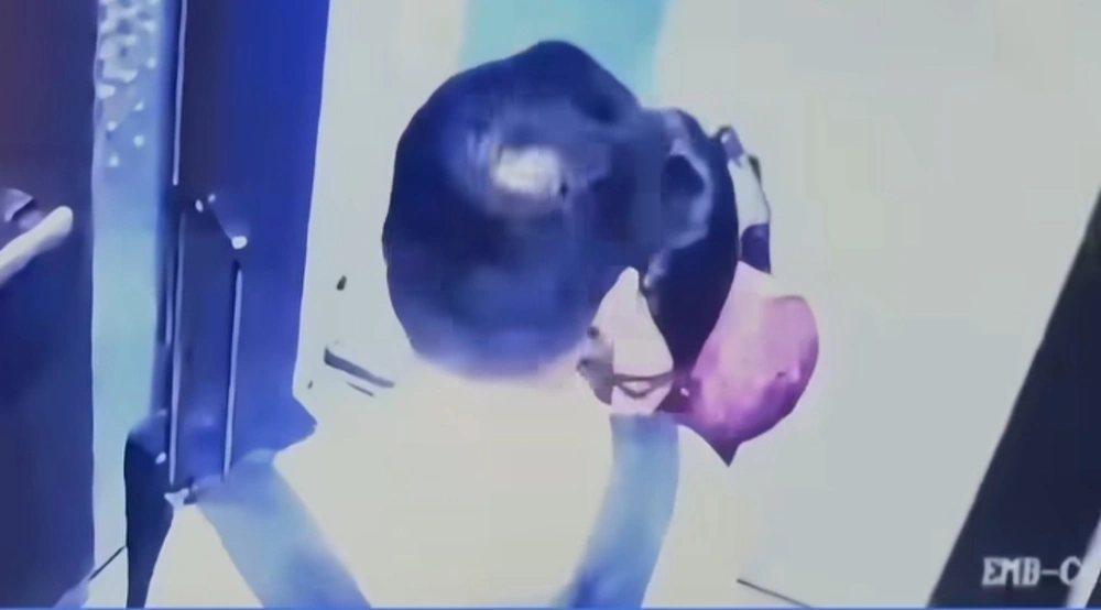 Full Link Video Pramugari dan Pilot di Lift, Diburu Netizen