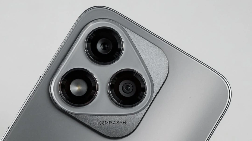 Honor 400 Lite memiliki desain super tipis. [Instagram]