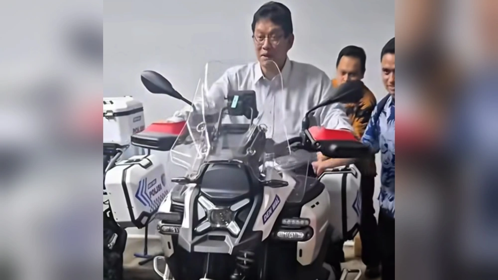 Menteri Purbaya jajal Moge Patwal. [Instagram]