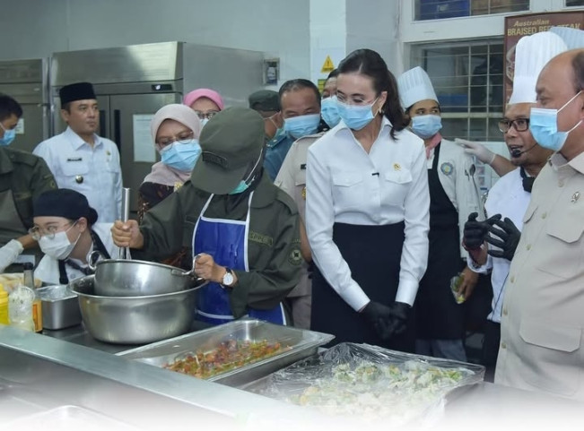 Anggota DPR Ungkap 5.000 Dapur MBG Fiktif, Ini Penjelasan BGN!