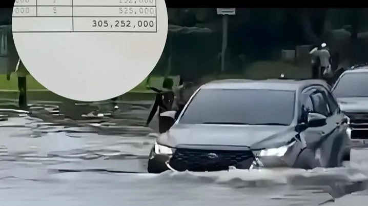 Biaya Servis Innova Zenyx Hibryd terendam banjir. [Instagram]