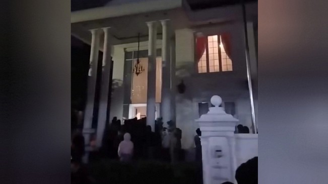 Rumah Uya Kuya Juga Dijarah, Kucing Kesayangan Astrid Ikut Digondol Massa