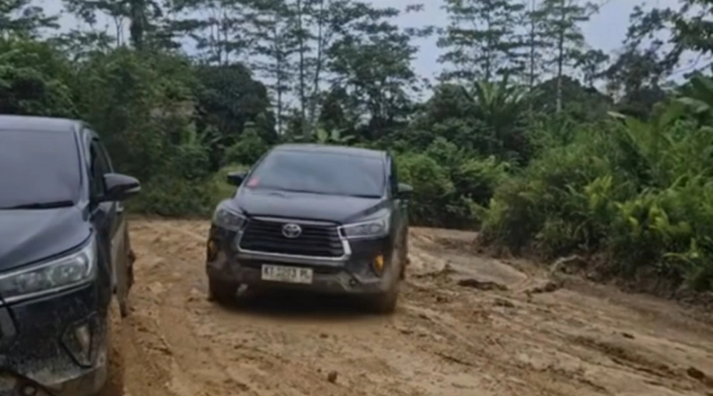 Alasan Toyota Innova Masih Laku Keras, Video Viral Ini Salah Satu Buktinya