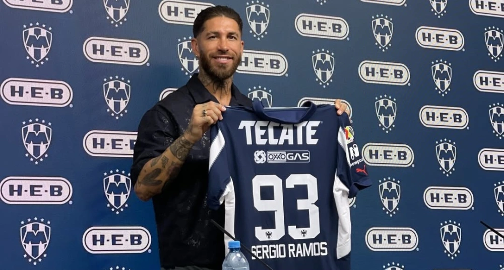 Sergio Ramos berstatus bebas transfer. [Instagram]