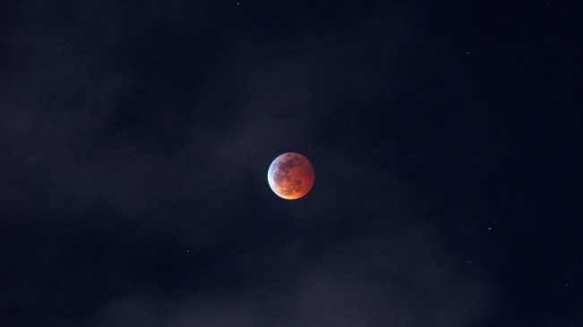 Tata Cara Shalat Gerhana Bulan 7 September 2025, Lengkap dengan Niat dan Doa