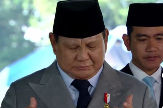 Prabowo Doakan Para Pahlawan Revolusi di Lubang Buaya