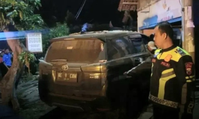 Mobil Penyanyi Cantika Davinca Tabrak Motor: 2 Orang Tewas