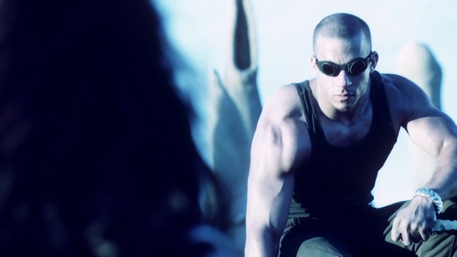 Sinopsis Film Pitch Black di Bioskop Trans TV Malam Ini, Vin Diesel Terdampar di Planet Penuh Predator