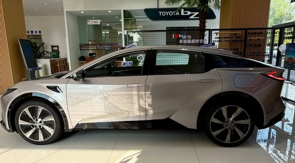 Hasil Duet Toyota–BYD, SUV Listrik bZ5 Tampil Futuristik dan Berani, Ini Spesifikasinya!