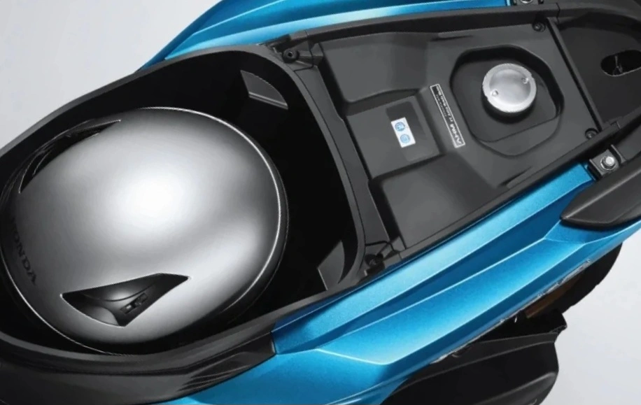 Motor Vario Facelift 2026 punya bagasi besar. [Instagram]