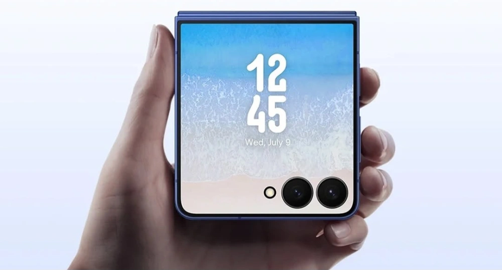 Galaxy Z Flip 8. [Instagram]