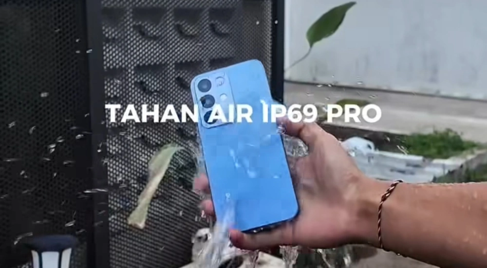 Realme C85 tahan air. [Instagram]
