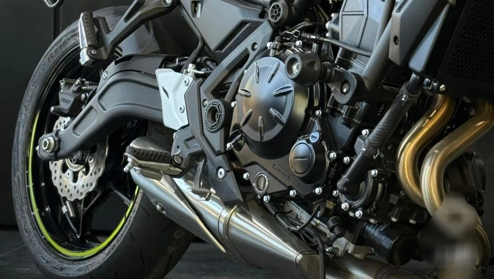 Mesin 250 cc Parallel-Twin Bertenaga dan Efisien. [Instagram]