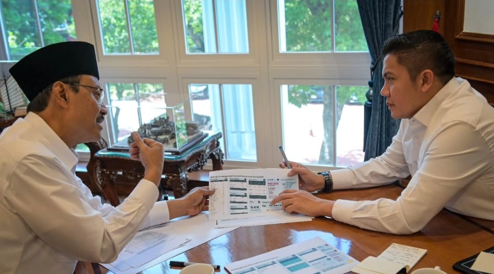 Seskab dan Mensos bertemu bahas BLT dan bantuan untuk korban bencana Sumatra. [Instagram]