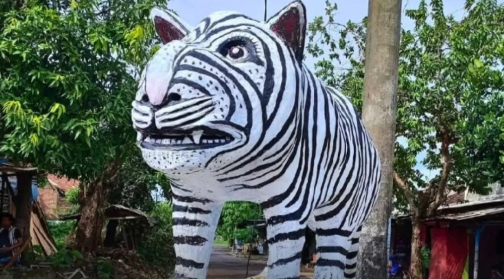 Macan putih yang sempat jadi bahan tertawaan netizen karena bentuknya.