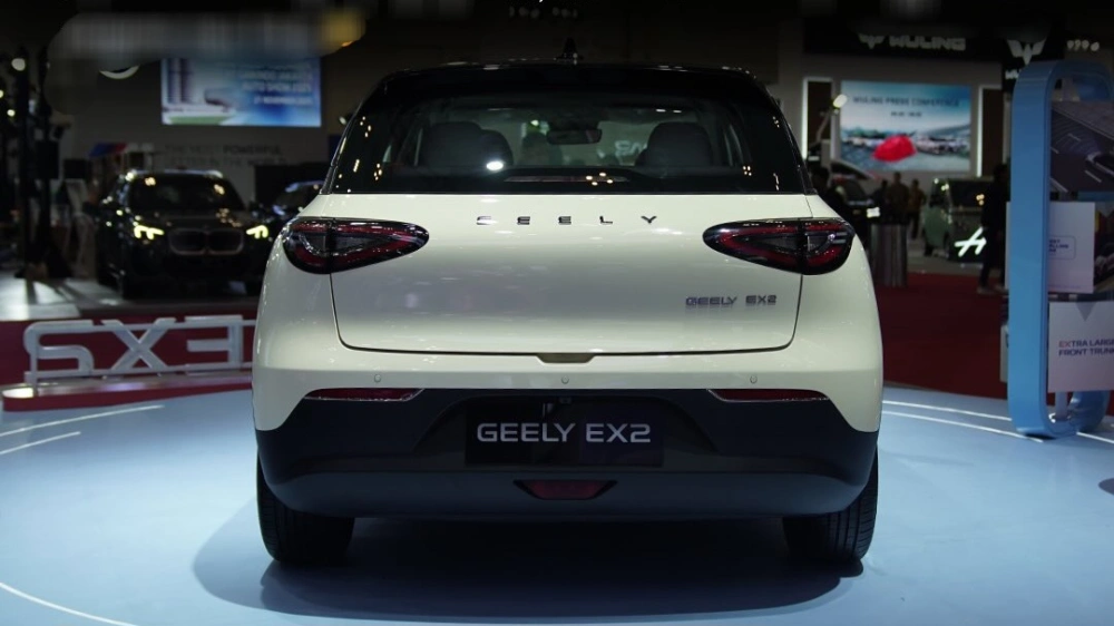 Geely EX2 hadir sebagai salah satu bintang utama di GJAW 2025. [Instagram]