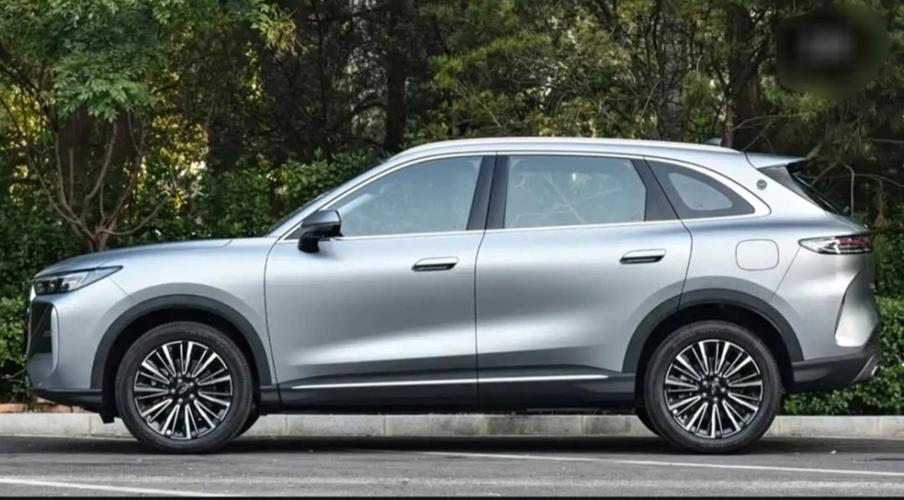 Chery Tiggo 8 generasi terbaru masih mengandalkan mesin pembakaran internal. [Instagram]