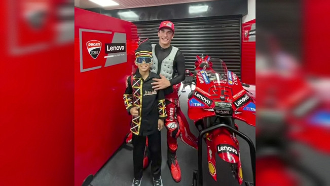 Momen Bocah Pacu Jalur Viral Bertemu Marc Marquez di MotoGP Mandalika