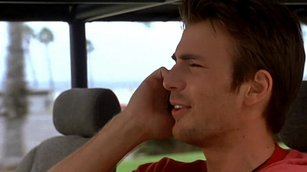 Chris Evans saat menerima bantuan telepon di film Cellular. [Youtube]