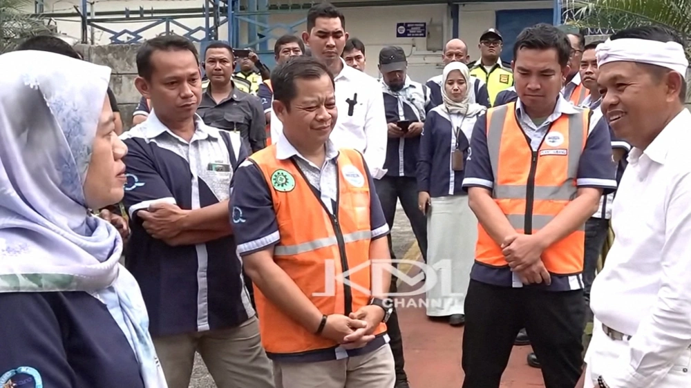 KDM sidak perusahaan air mineral Aqua di Jawa Barat. [Youtube]