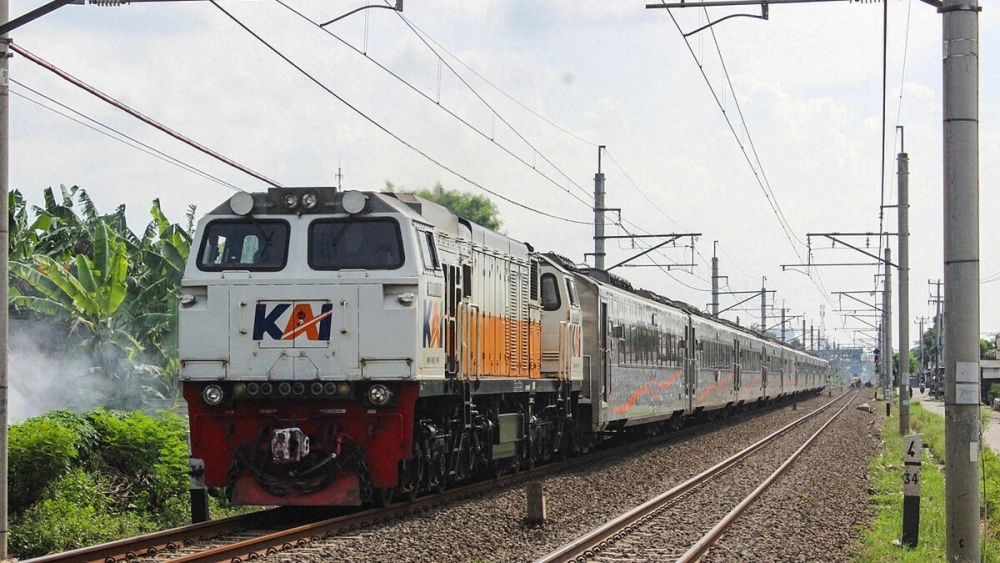 Gerbong KA Purwojaya Anjlok di Bekasi, Apa Sebabnya?