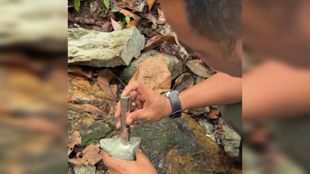 Batu giok Aceh. [Istimewa]