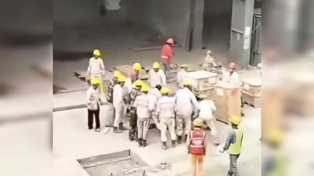 Suasana saat mandor dikeroyok di Morowali. [Istimewa]