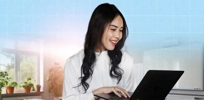 Warga mendaftar magang Kemnaker 2025. [Istimewa]