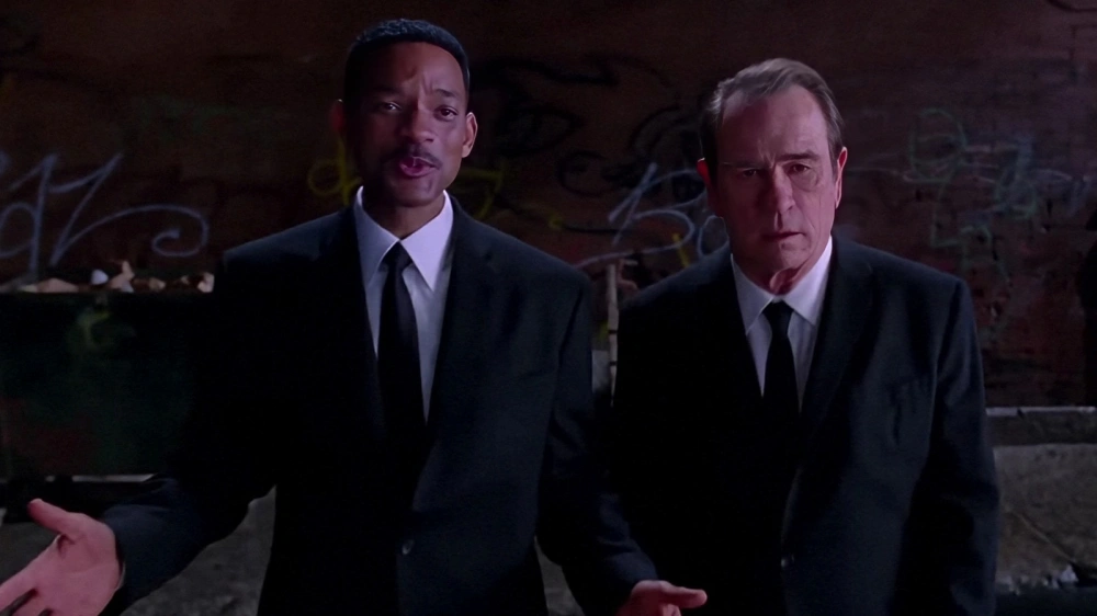 2 agen legendaris di film Man in Black 3. [Youtube]